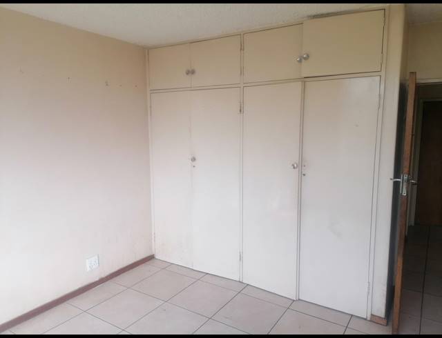 2.5 BEDROOM APARTMENT FOR SALE IN SUNNYSIDE